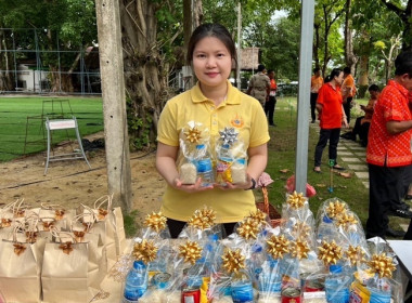ร่วมพิธีเจริญพระพุทธมนต์และทำบุญตักบาตรถวายเป็นพระราชกุศล ... พารามิเตอร์รูปภาพ 6