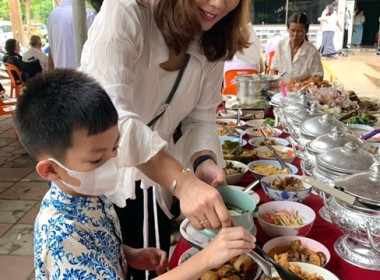 ร่วมพิธีทำบุญตักบาตรอาหารคาว/หวานและพิธีเวียนเทียนเนื่องในเทศกาลวันอาสาฬหบูชาและวันเข้าพรรษาประจำปีพุทธศักราช 2568 ... พารามิเตอร์รูปภาพ 2