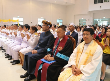 ร่วมพิธีเจริญพระพุทธมนต์และทำบุญตักบาตรถวายพระราชกุศล ... พารามิเตอร์รูปภาพ 12