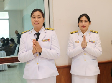 ร่วมพิธีเจริญพระพุทธมนต์และทำบุญตักบาตรถวายพระราชกุศล ... พารามิเตอร์รูปภาพ 15
