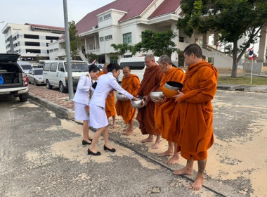 ร่วมกิจกรรมเฉลิมพระเกียรติพระบาทสมเด็จพระมงกุฎเกล้าเจ้าอยู่หัว เนื่องในโอกาสวันคล้ายวันสวรรคตครบ 100 ปี และกิจกรรมเฉลิมพระเกียรติสมเด็จพระเจ้าภคินีเธอเจ้าฟ้าเพชรรัตนราชสุดา สิริโสภาพัณณวดี เนื่องในโอกาสวันคล้ายวันประสูติครบ 100 ปี ... พารามิเตอร์รูปภาพ 6