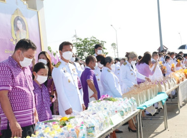 ร่วมพิธีทำบุญตักบาตรพระสงฆ์และสามเณรปล่อยพันธุ์สัตว์น้ำ ... พารามิเตอร์รูปภาพ 25