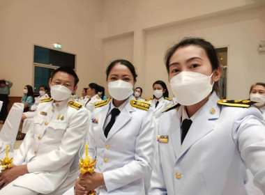 (ภาคค่ำ) ร่วมพิธีถวายเครื่องราชสักการะและวางพานพุ่ม ... พารามิเตอร์รูปภาพ 7