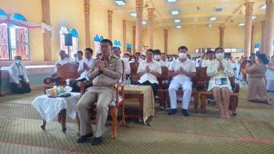 ร่วมพิธีเจริญพระพุทธมนต์เฉลิมพระเกียรติพระบาทสมเด็จพระเจ้าอยู่หัวฯ ... พารามิเตอร์รูปภาพ 1