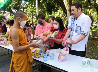 ร่วมพิธีทำบุญตักบาตรถวายพระราชกุศล ... พารามิเตอร์รูปภาพ 11