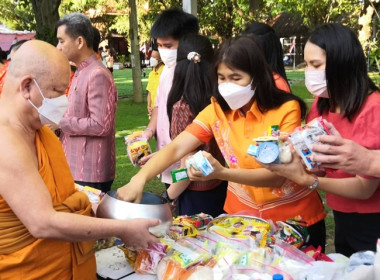 ร่วมพิธีทำบุญตักบาตรถวายพระราชกุศล ... พารามิเตอร์รูปภาพ 13
