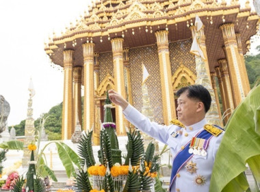 พิธีจัดทำน้ำพระพุทธมนต์ศักดิ์สิทธิ์ เนื่องในโอกาสปีมหามงคล ... พารามิเตอร์รูปภาพ 10