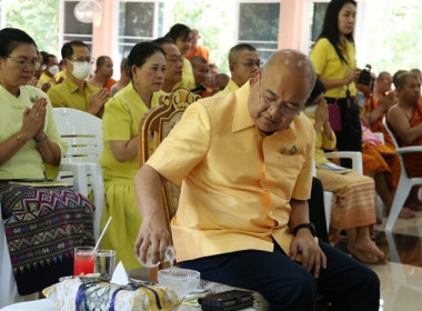 ร่วมพิธีพิธีเจริญพระพุทธมนต์เฉลิมพระเกียรติ ... พารามิเตอร์รูปภาพ 8