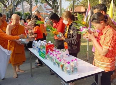 ร่วมพิธีเจริญพระพุทธมนต์และพิธีทำบุญตักบาตรถวายพระราชกุศล ... พารามิเตอร์รูปภาพ 9