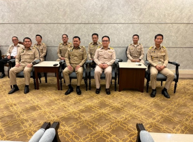 มอบช่อดอกไม้แสดงความยินดีกับ นายประยูร อินสกุล ... พารามิเตอร์รูปภาพ 1
