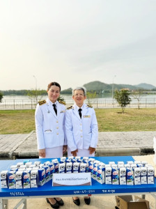 ร่วมพิธีเจริญพระพุทธมนต์และทำบุญตักบาตรถวายเป็นพระราชกุศล ... พารามิเตอร์รูปภาพ 1