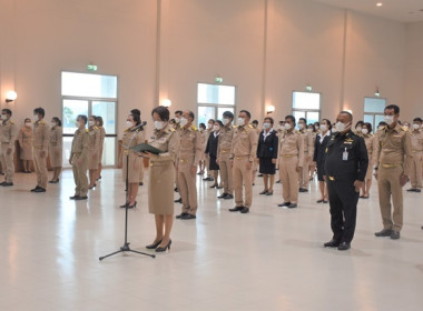 ร่วมพิธีถวายเครื่องราชสักการะและวางพานพุ่มดอกไม้สด ... พารามิเตอร์รูปภาพ 5