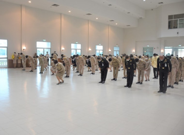 ร่วมพิธีถวายเครื่องราชสักการะและวางพานพุ่มดอกไม้สด ... พารามิเตอร์รูปภาพ 7